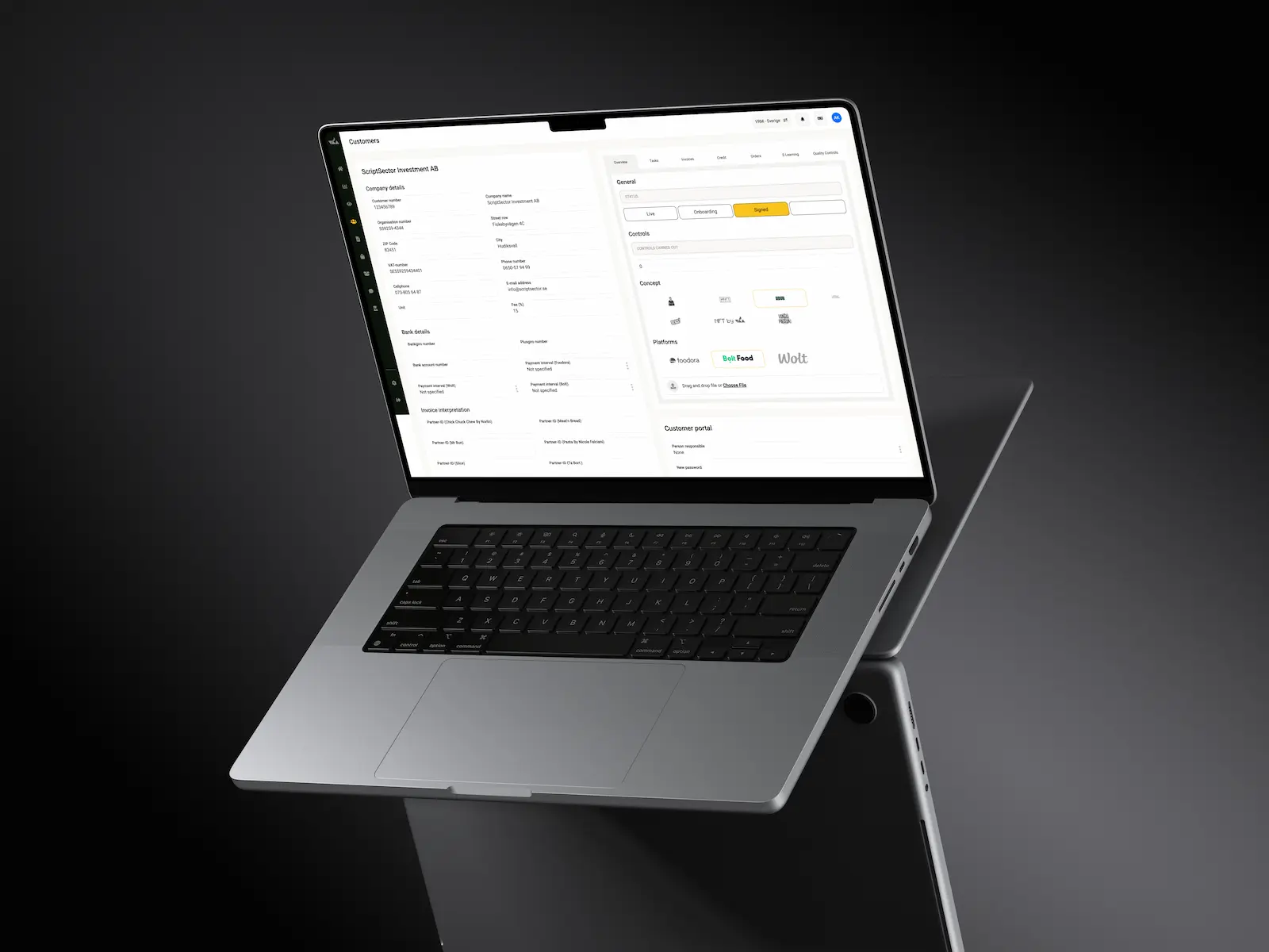 Skräddarsytt CRM-system för Virtual Restaurant Management med kundportal, avtal och plattformsintegrationer