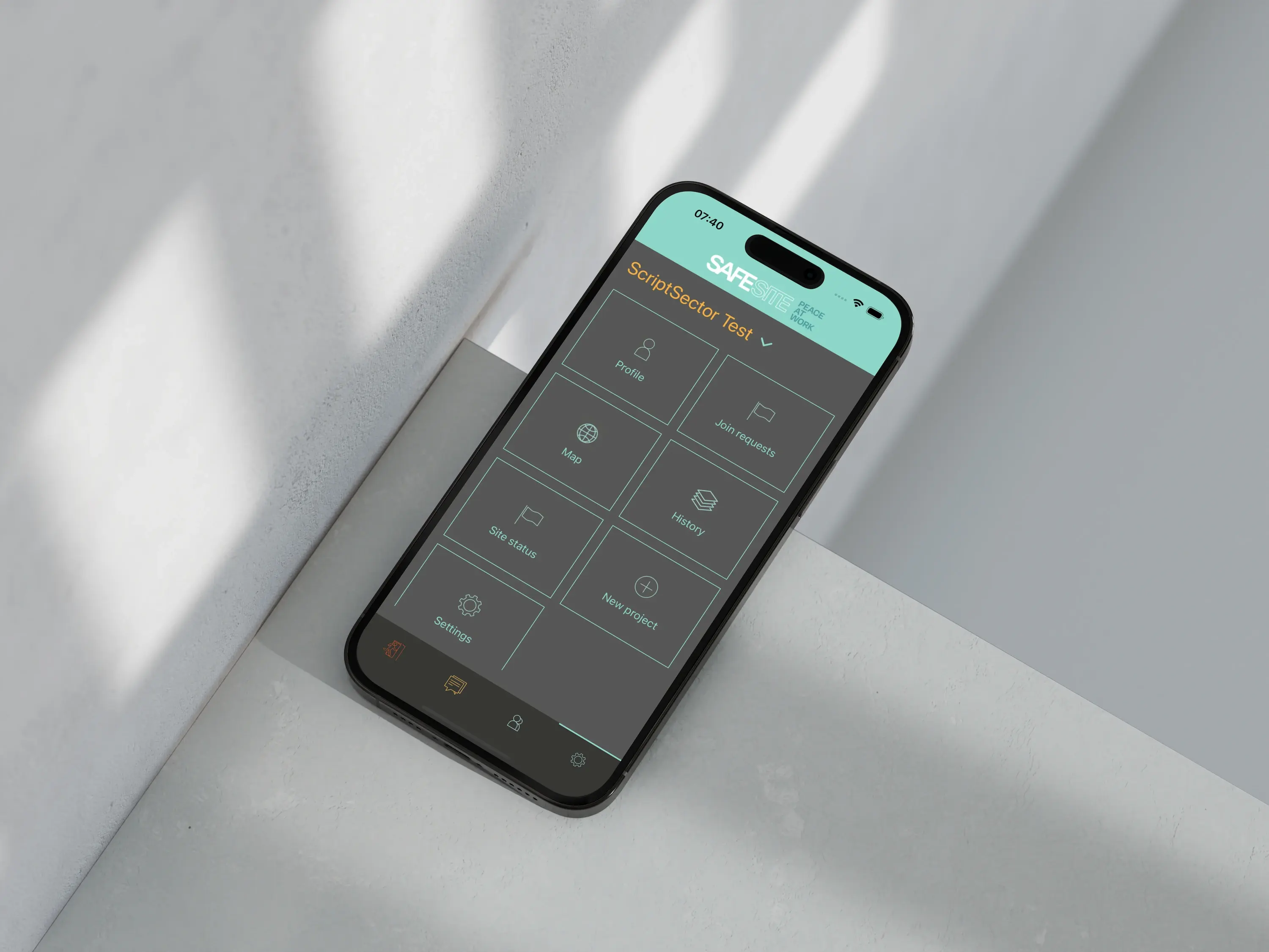 SafeSite app för iOS och Android med karta, platsstatus och evakueringsfunktioner för byggarbetsplatser